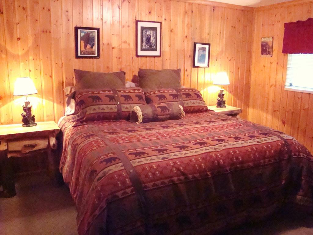 Yellowstone Wildlife Cabins West Yellowstone Zewnętrze zdjęcie